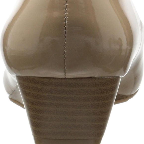 Chinese Laundry Marcie Women's Nude Patent Wedges - Picture 4 of 11